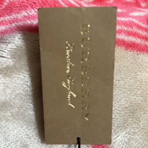 Medium - Picture 5 of 6